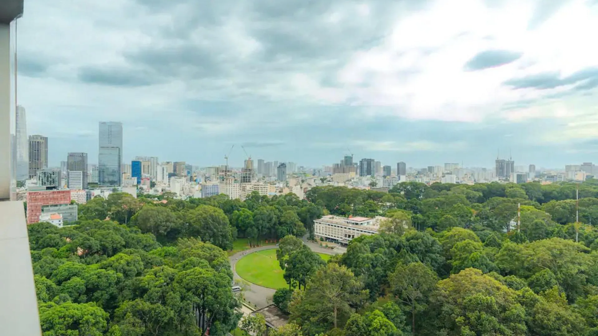 Salute De Sailing Tower - Palace Garden District 1 Ho Chi Minh City Apartment